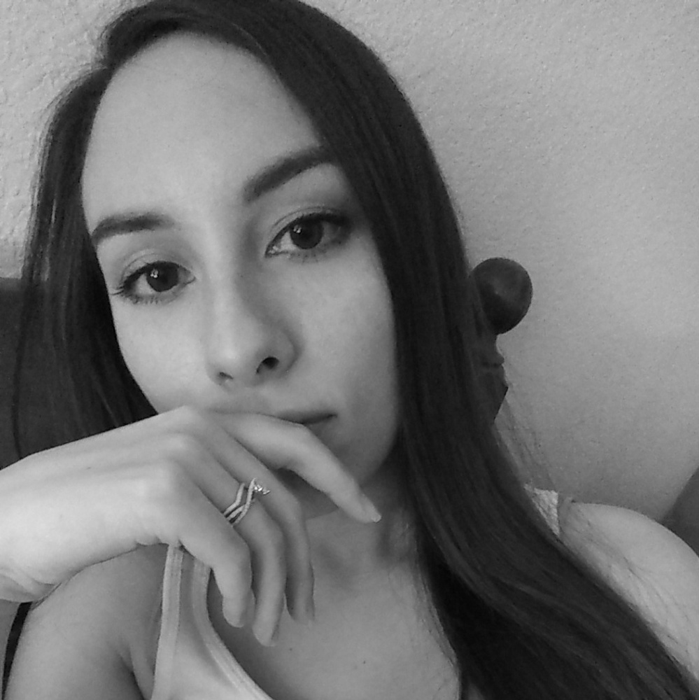 Meet your Posher, Hilary